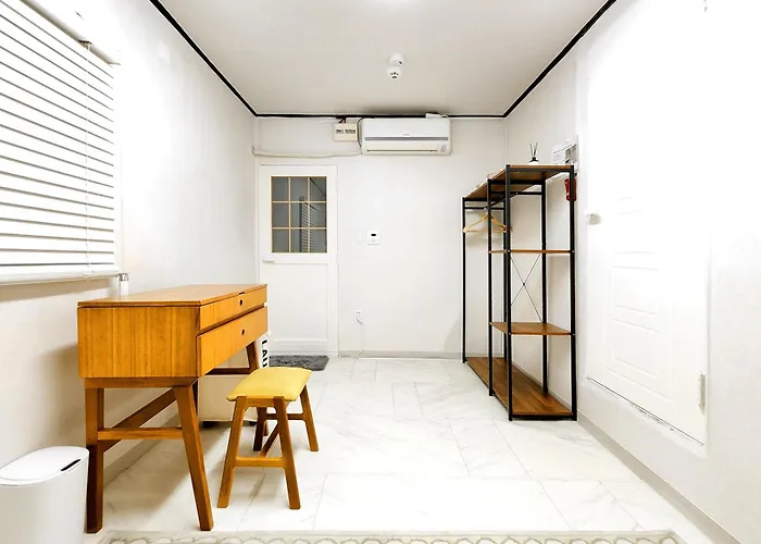 Ilbo With Dog & Cat Homestay Seoul